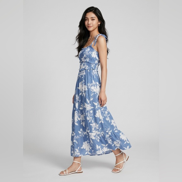 Dresses & Skirts - Floral Midi Dress